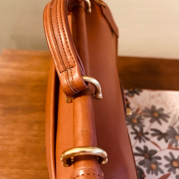 Coach Vintage Brown Willis Purse - Picture 4 of 16